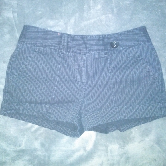 CANDIES DRESS SHORTS - Picture 1 of 4